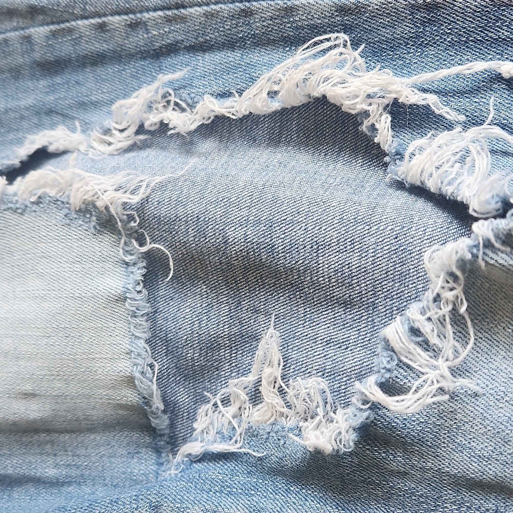 Cello Light Blue Distressed Cropped Ankle Jeans Size 7 - Picture 11 of 15
